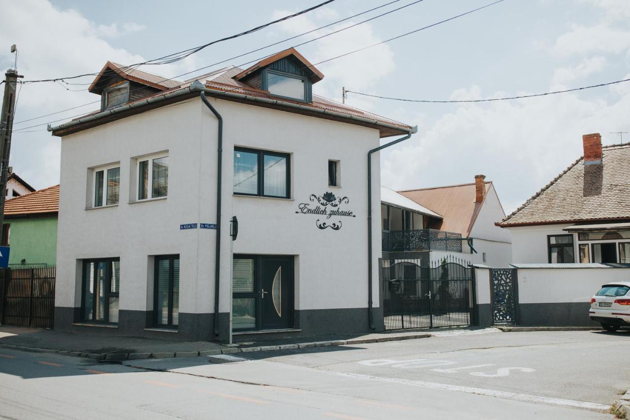 Endlich Zuhause Hotel Sibiu Exterior photo